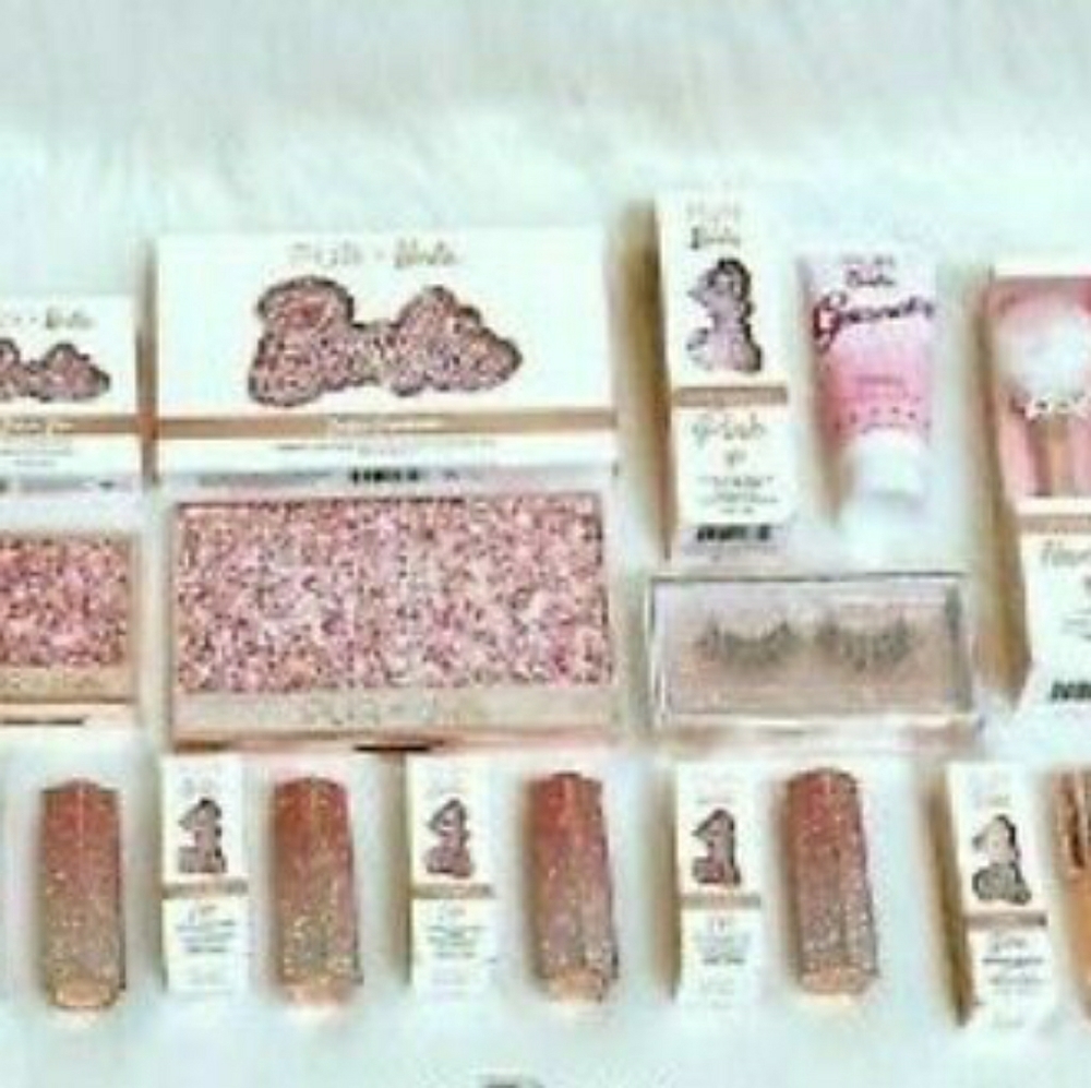 60th annivers barbie vault make up kit super rare